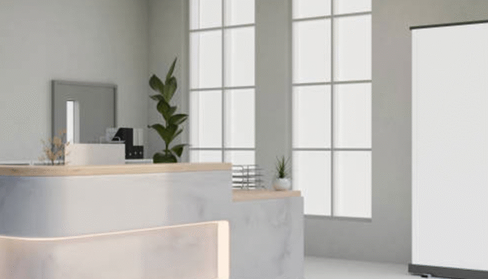 スタッフが明るく笑顔でお出迎えいたします。